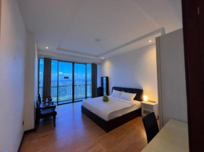 Super Comfy BIG SPACE Condo In Imperial Suites Boulevard Mall